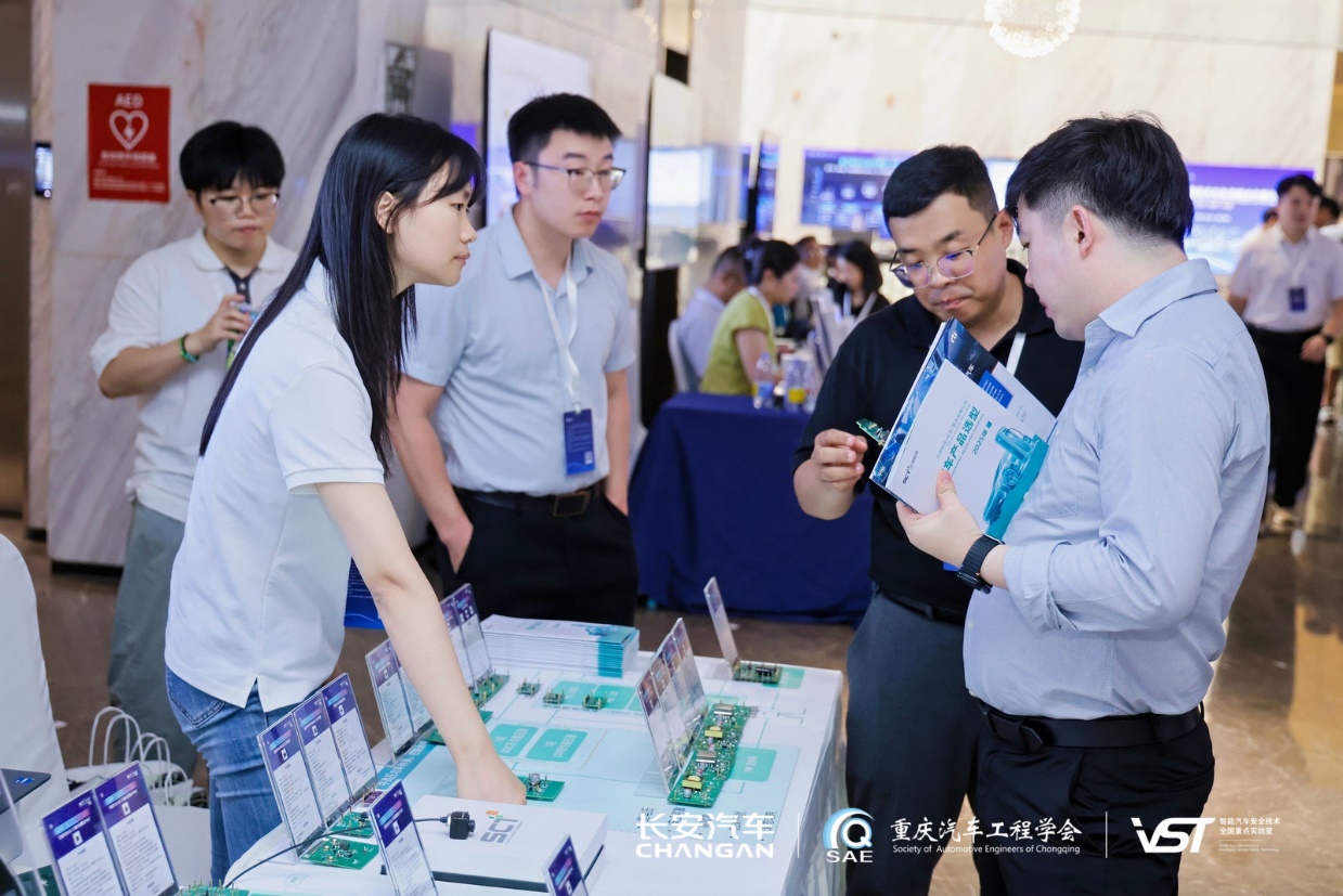 驻足工业深耕，，，洞见汽车新局！腾博汇游戏官网科技携立异产品亮相吉祥、长安盛会